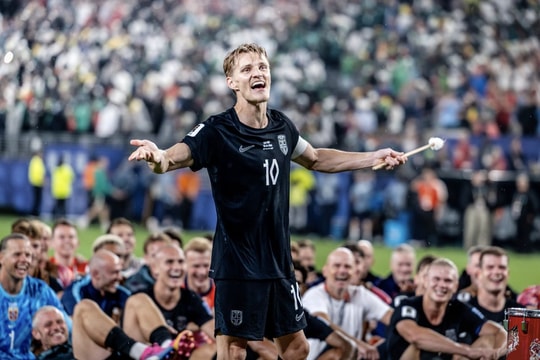 Tuyển Na Uy gây sốt với điệu “chèo thuyền Viking” ở World Cup 2026