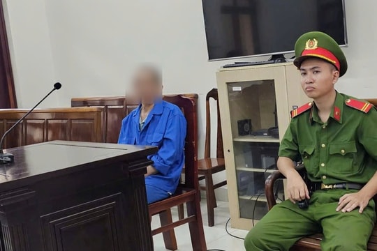 Đâm vợ trên đường vì ghen tuông