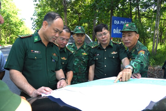 Bộ Tham mưu Bộ đội Biên phòng khảo sát xây dựng kè sông suối bảo vệ biên giới Việt Nam – Campuchia