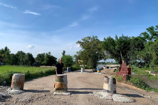 Xã Trung Giã (Hà Nội): Người dân thôn Hòa Bình mong sớm tháo gỡ bất tiện trong đi lại