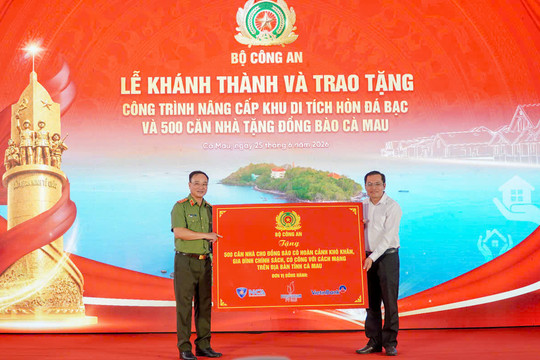 Bộ Công an bàn giao 500 căn nhà cho hộ khó khăn