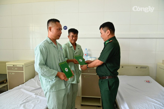 Thăm hỏi cán bộ Biên phòng bị thương khi truy đuổi phương tiện nghi vấn trên biển