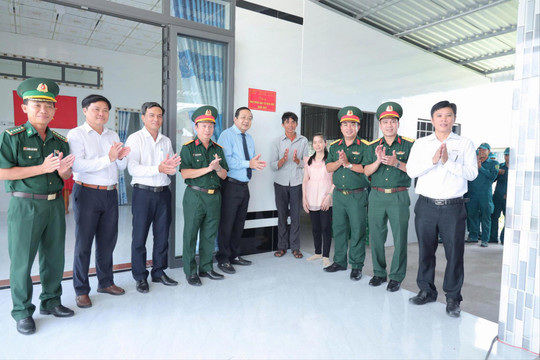 Tây Ninh khánh thành, bàn giao nhà Điểm dân cư biên giới