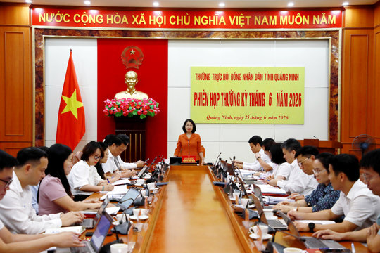 Hành trình từ "không giấy tờ" đến "kỳ họp thông minh" ở Quảng Ninh