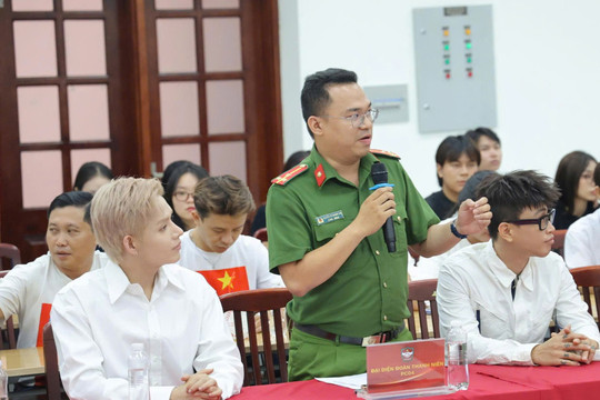 Sôi nổi tọa đàm "Khi nghệ sĩ là chiến sĩ"
