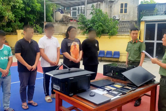 Triệt phá đường dây chuyên mua bán tài khoản ngân hàng