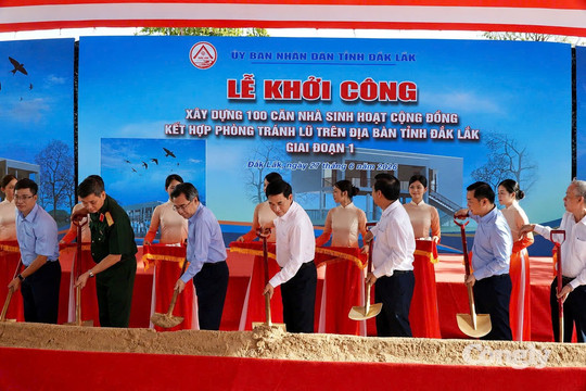 Khởi công 100 nhà tránh lũ ở Đắk Lắk