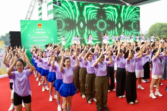 Hàng nghìn người tham gia Ngày Dinh dưỡng cộng đồng tại Hà Nội
