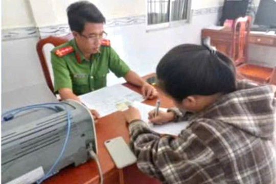 Người phụ nữ tự đăng hình ảnh vi phạm giao thông lên mạng