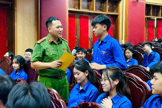 Thanh thiếu niên xung kích tuyên truyền phòng, chống ma túy