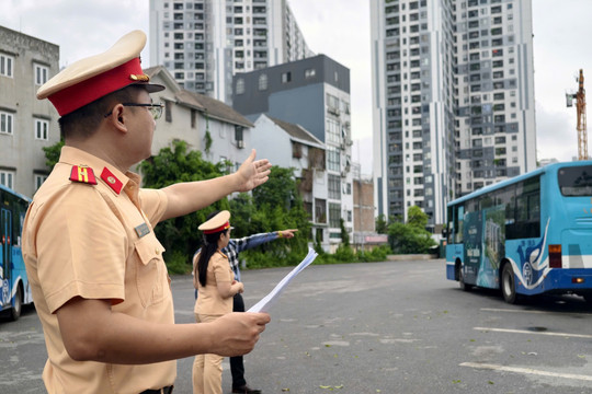 Nâng cao kỹ năng lái xe buýt, bảo đảm an toàn vận tải