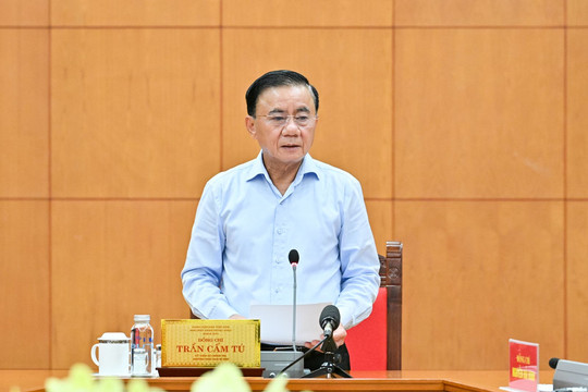 Bộ Chính trị: Nghiên cứu chế tài nghiêm khắc hơn với tội phạm môi trường, an toàn thực phẩm
