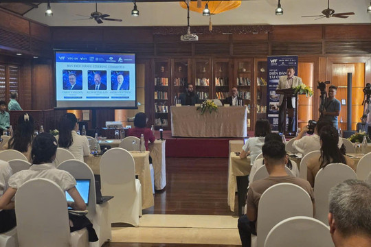 Hơn 350 đại biểu tham dự Diễn đàn Tài chính Việt Nam 2026 tại Đà Nẵng