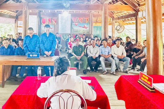 TAND khu vực 9 - Nghệ An xét xử lưu động hai vụ án ma túy tại xã biên giới