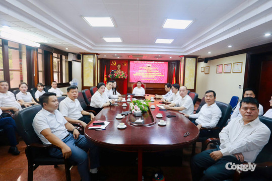 Đảng ủy TANDTC kết nối Hội nghị Nghiên cứu, học tập, quán triệt và triển khai thực hiện Nghị quyết số 10-NQ/TW