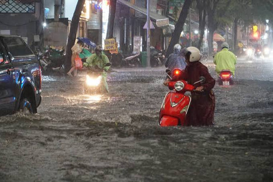 Thời tiết 3/7: TP.HCM mưa dông về chiều, đề phòng ngập cục bộ