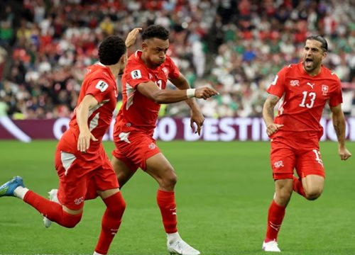 Thụy Sĩ – Algeria 2 – 0: Thụy Sĩ thắng thuyết phục Algeria, ghi tên mình vào vòng 1/8