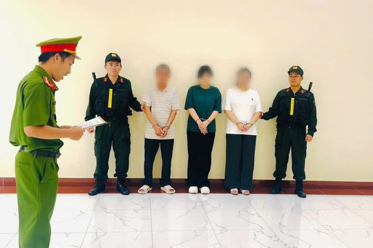 Khởi tố đường dây "hô biến" hàng Trung Quốc thành hàng Canada để trúng thầu