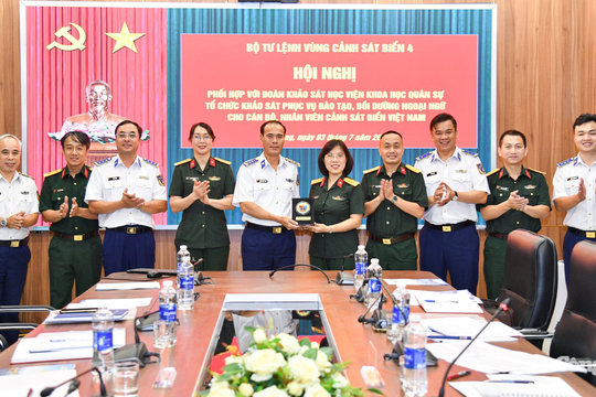Tăng cường phối hợp đào tạo, bồi dưỡng ngoại ngữ cho cán bộ, nhân viên Cảnh sát biển Việt Nam