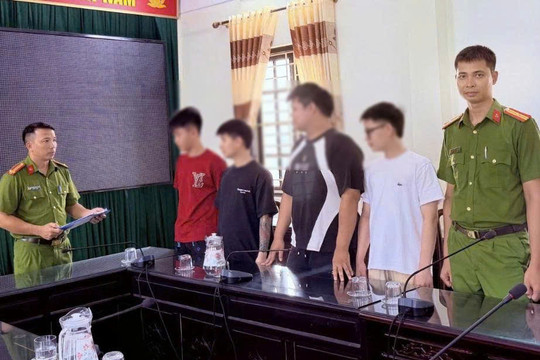 Bắt nhóm đối tượng thu mua tài khoản ngân hàng của học sinh