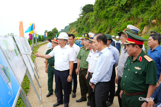 Đoàn công tác liên ngành Bộ Ngoại giao khảo sát tiến độ triển khai các dự án trọng điểm tại Hòn Khoai