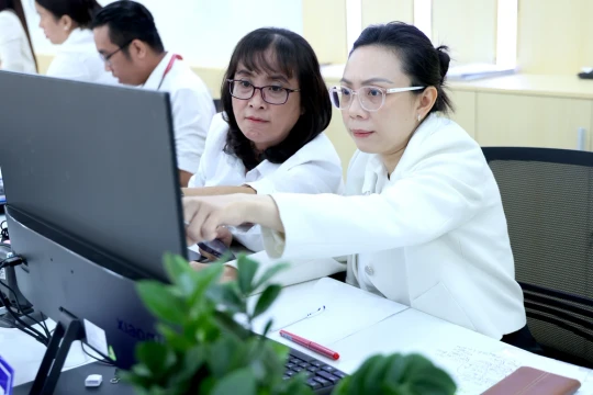 Chuyển sang công chức sau sắp xếp bộ máy có phải làm thủ tục chuyển ngạch?