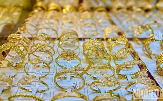 Giá vàng trưa 6/7: Thị trường đi ngang, vàng miếng SJC tiếp tục neo mức 151,4 triệu đồng/lượng