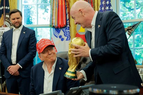 Làn sóng kêu gọi Chủ tịch FIFA Gianni Infantino từ chức