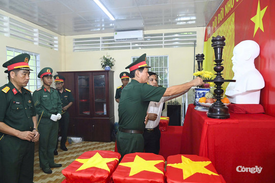 Cà Mau: Bàn giao 237 mẫu hài cốt liệt sĩ đi giám định ADN