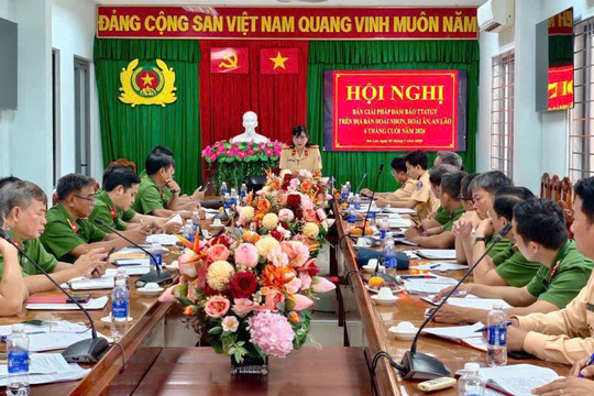 Trưởng Phòng CSGT Gia Lai họp với công an 16 xã, phường bàn giải pháp kéo giảm tai nạn giao thông