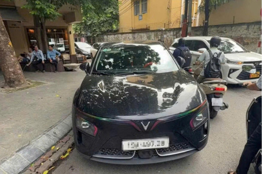 Hà Nội xử lý xe dừng, đỗ sai quy định tại nhiều tuyến đường trọng điểm