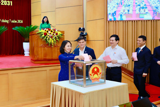 Quảng Ninh bầu 2 Giám đốc Sở làm Ủy viên UBND tỉnh