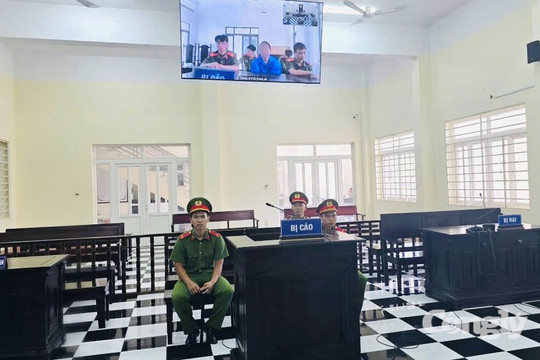Mượn xe máy của bạn rồi chiếm đoạt