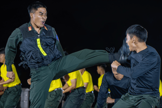 Lâm Đồng thành lập Trung đoàn Cảnh sát cơ động dự bị chiến đấu