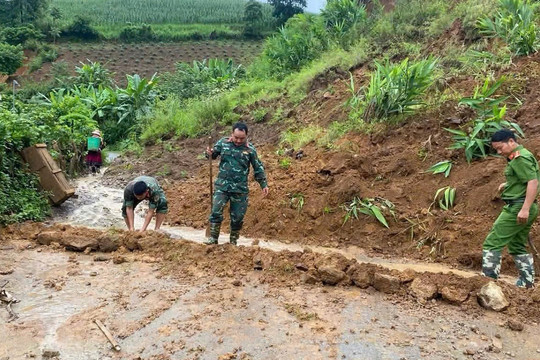 Sơn La ứng phó mưa lũ, sơ tán dân khỏi vùng nguy cơ sạt lở