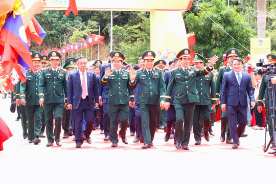 Việt Nam – Lào: Thắt chặt tình đoàn kết, vun đắp biên giới hòa bình và phát triển