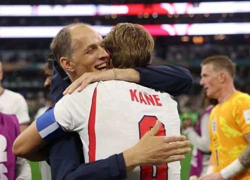 HLV Tuchel khuyến khích, cho phép các tuyển thủ Anh gặp "bạn" tại World cup