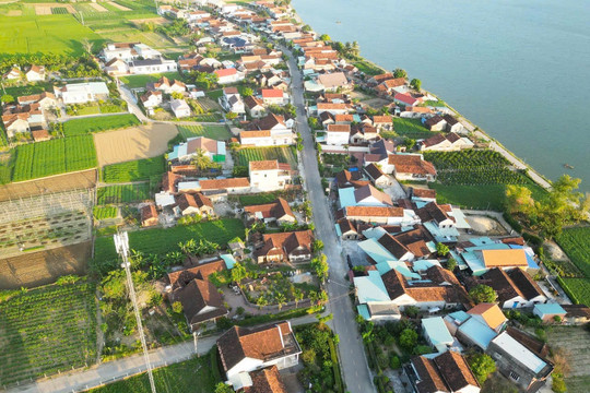 Mỗi cán bộ phải trở thành 'hạt nhân' hướng dẫn người dân chuyển đổi số