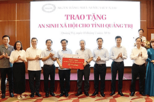 Trao 10 tỷ đồng chăm lo người có công tại Quảng Trị