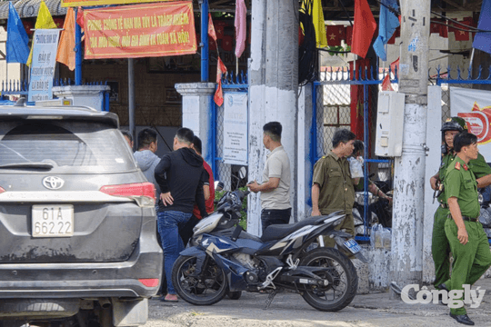 Điều tra vụ người đàn ông tử vong bên vũng máu