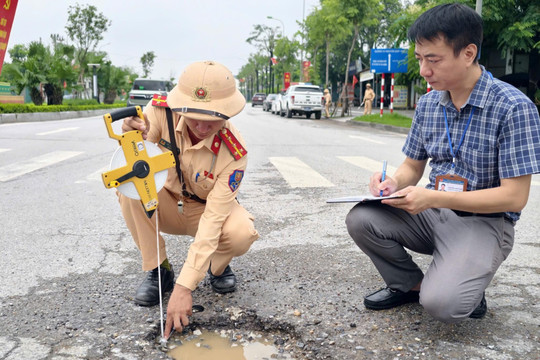 Hà Nội xử lý nghiêm xe tải vi phạm tải trọng, lộ trình trên đường Lê Hữu Tựu