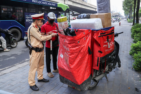 Hà Nội xử lý nghiêm xe máy che, làm mờ biển số