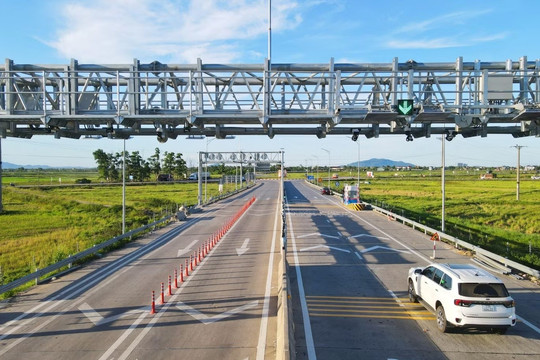 Chính thức thu phí 5 dự án thành phần cao tốc Bắc - Nam phía Đông từ tối 15/7
