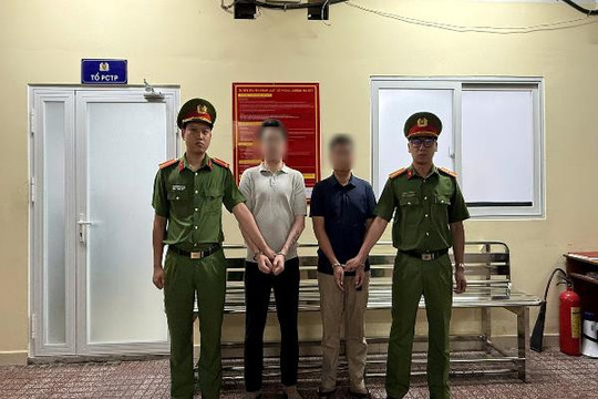 Hỗn chiến sau va chạm giao thông, hai người bị bắt