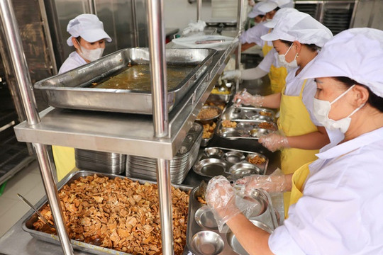 Hà Nội phát hiện vi phạm trong tổ chức bữa ăn bán trú tại 6 xã