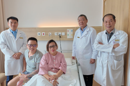 Vinmec Đà Nẵng loại bỏ khối u buồng trứng khổng lồ cho người suy thận
