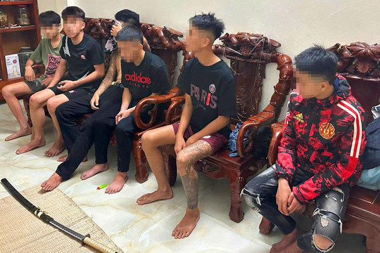 Hiểm họa mua bán vũ khí, công cụ hỗ trợ qua mạng
