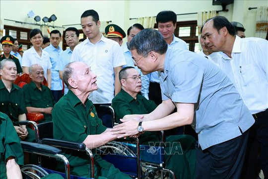 Thủ tướng Lê Minh Hưng: Tiếp nối truyền thống "uống nước nhớ nguồn", chăm lo tốt hơn cho người có công