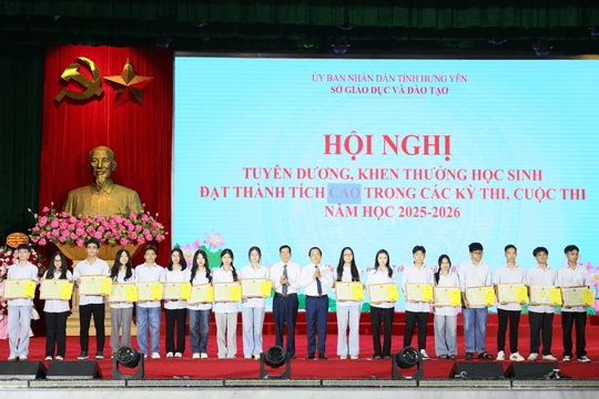 Hưng Yên: Khen thưởng 276 học sinh đạt thành tích cao