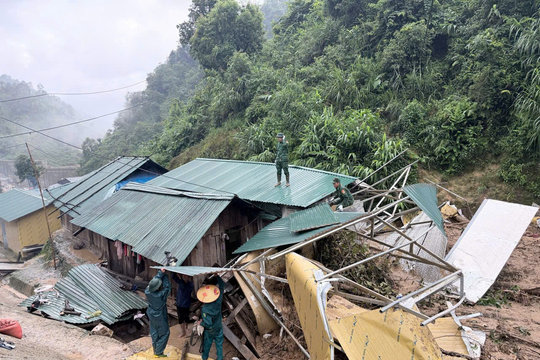 Biên phòng Lai Châu khẩn trương hỗ trợ nhân dân vùng mưa lũ